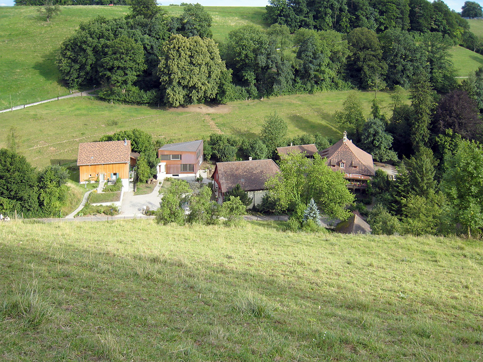 Jigsaw Piece, view of the hamlet